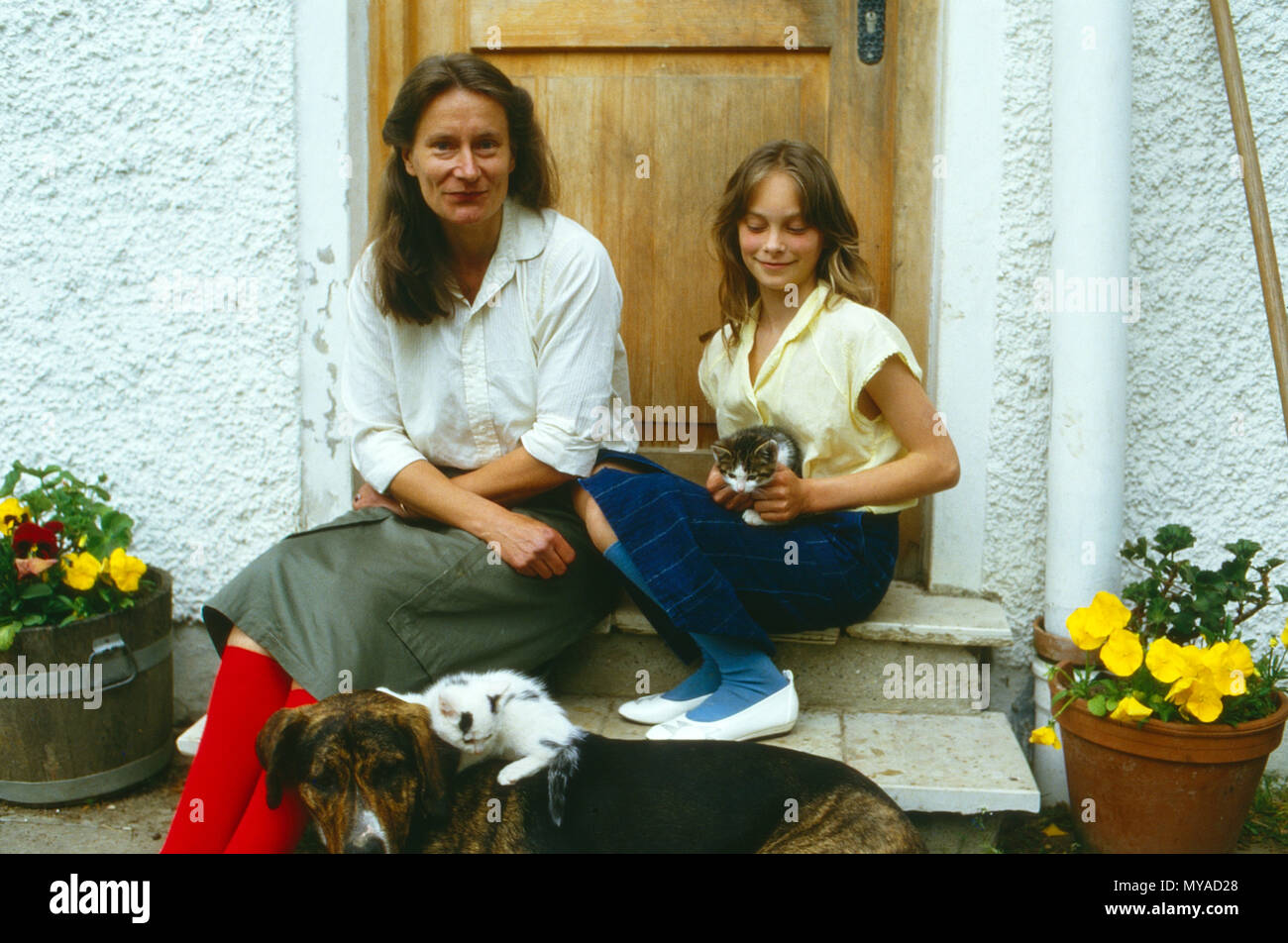 Prinzessin Kira von Preußen mit Tochter Kira Marina zuhause in Bad