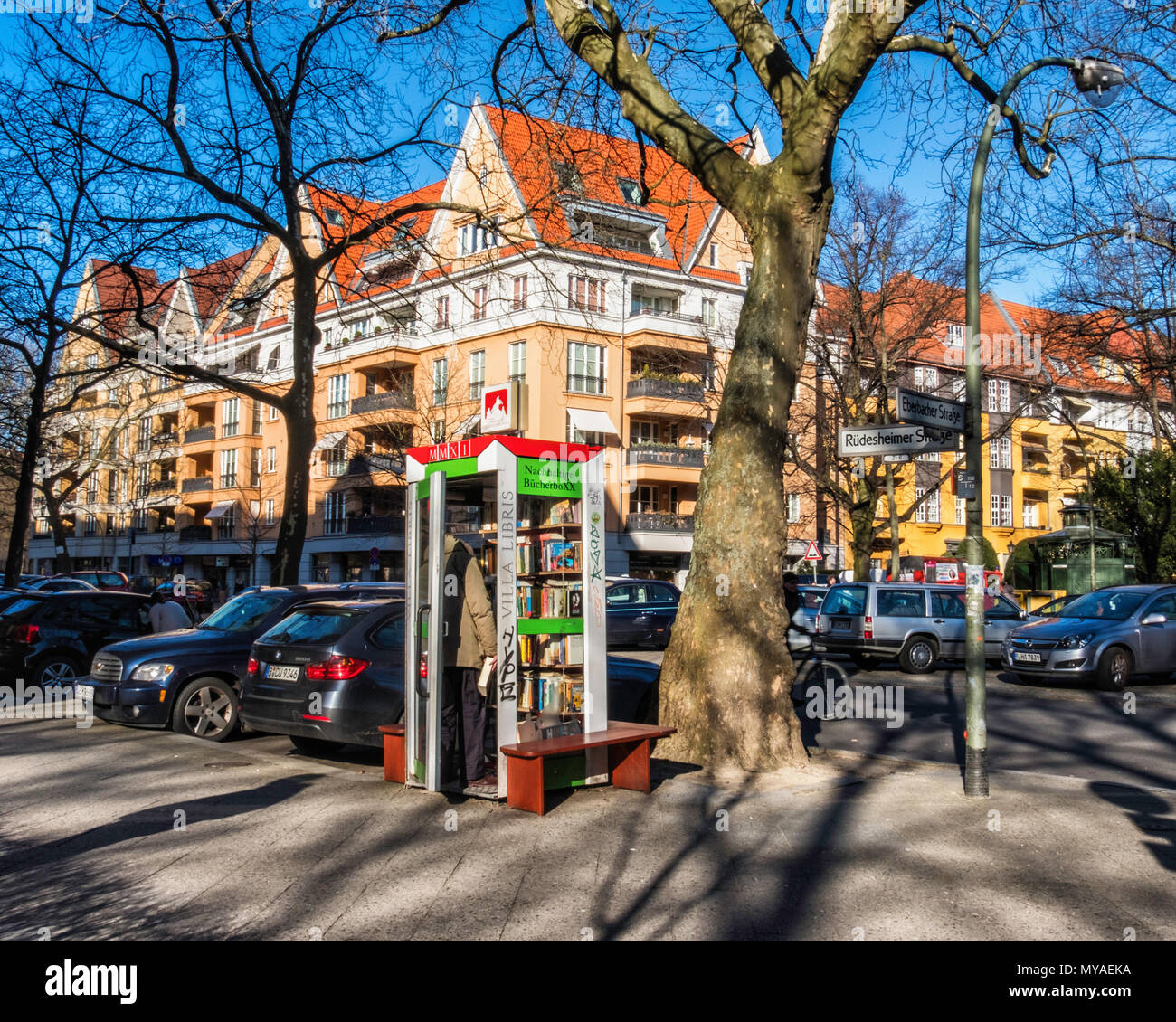 Berlin Rüdesheimer Strasse, BücherboXX 2010 now called Villa Libris.Tiny lending library in a disused and converted telephone booth (type TelH78) Stock Photo