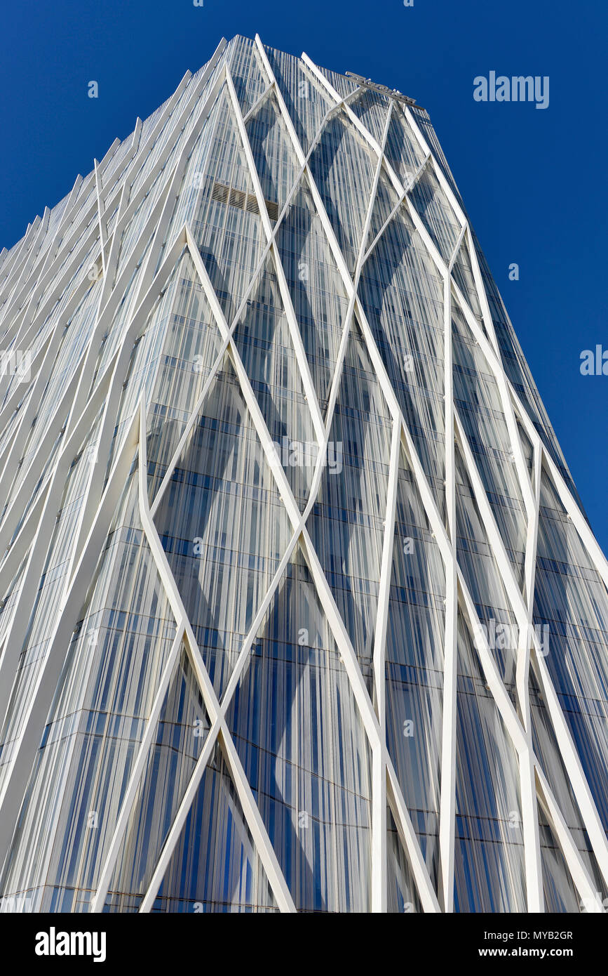 Torre Diagonal Zero Zero, detail, looking up at tower showing exterior aluminum bracing lattice, by Massip i Bosch, Enric (2008-11), Barcelona, Spain Stock Photo