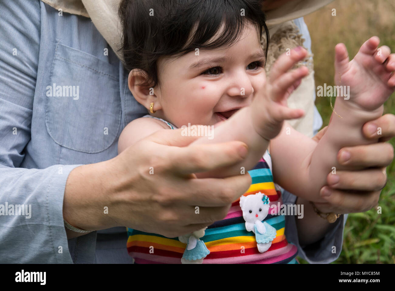 Child Clap Hands Stock Photos Child Clap Hands Stock Images Alamy