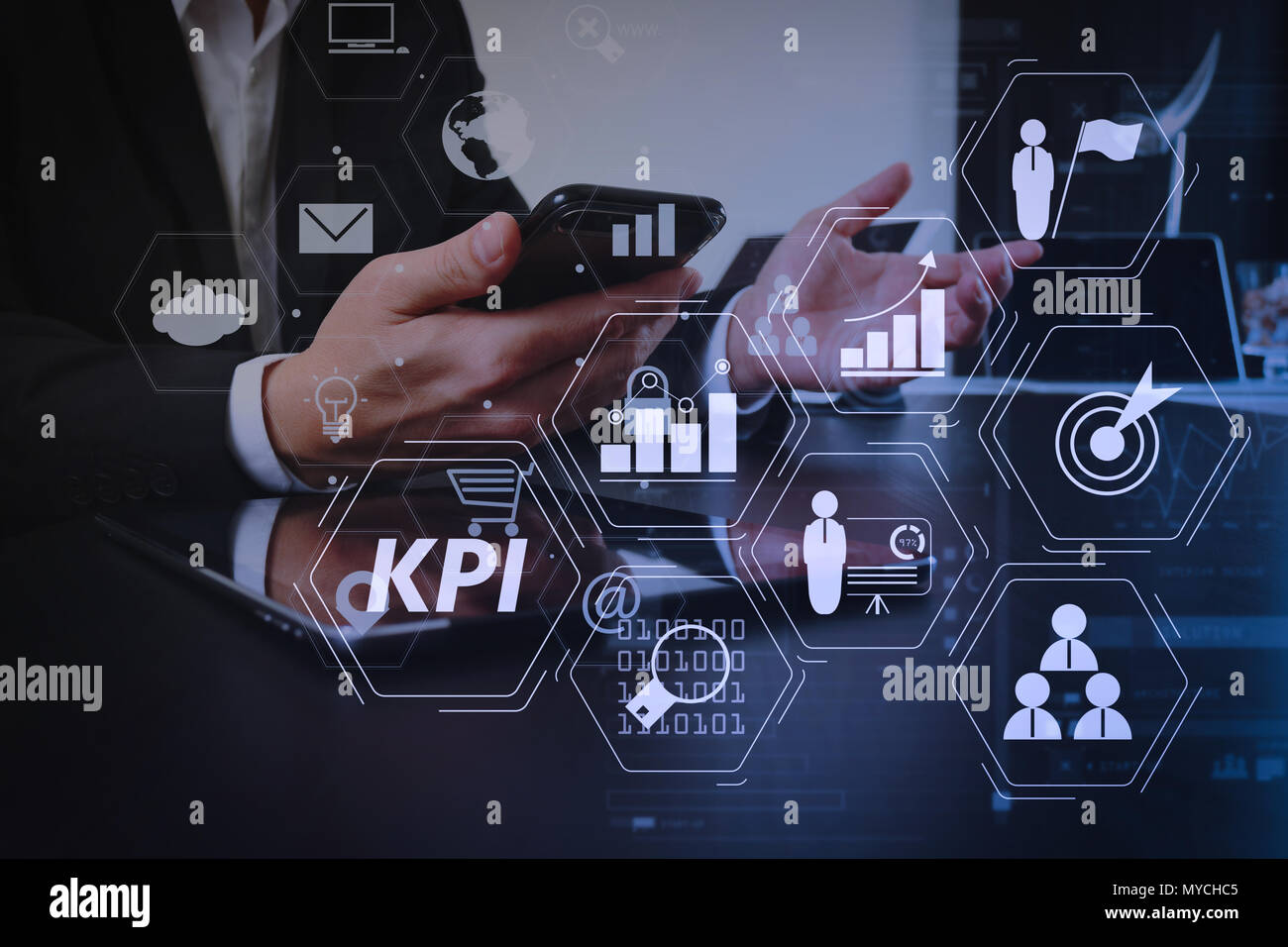 Key Performance Indicator (KPI) workinng with Business Intelligence (BI