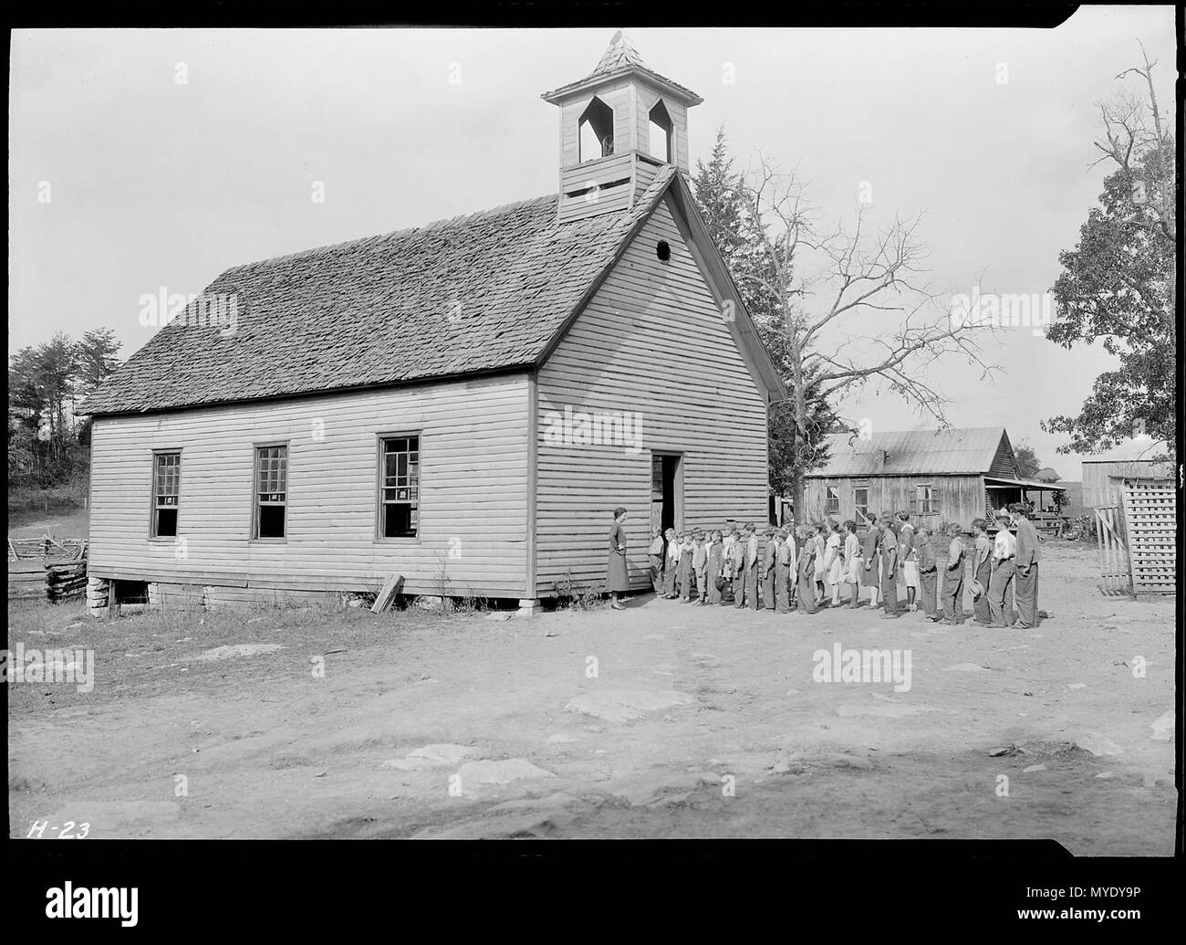 Exterior view of Oakdale School near Loyston, Tennessee. This immediate