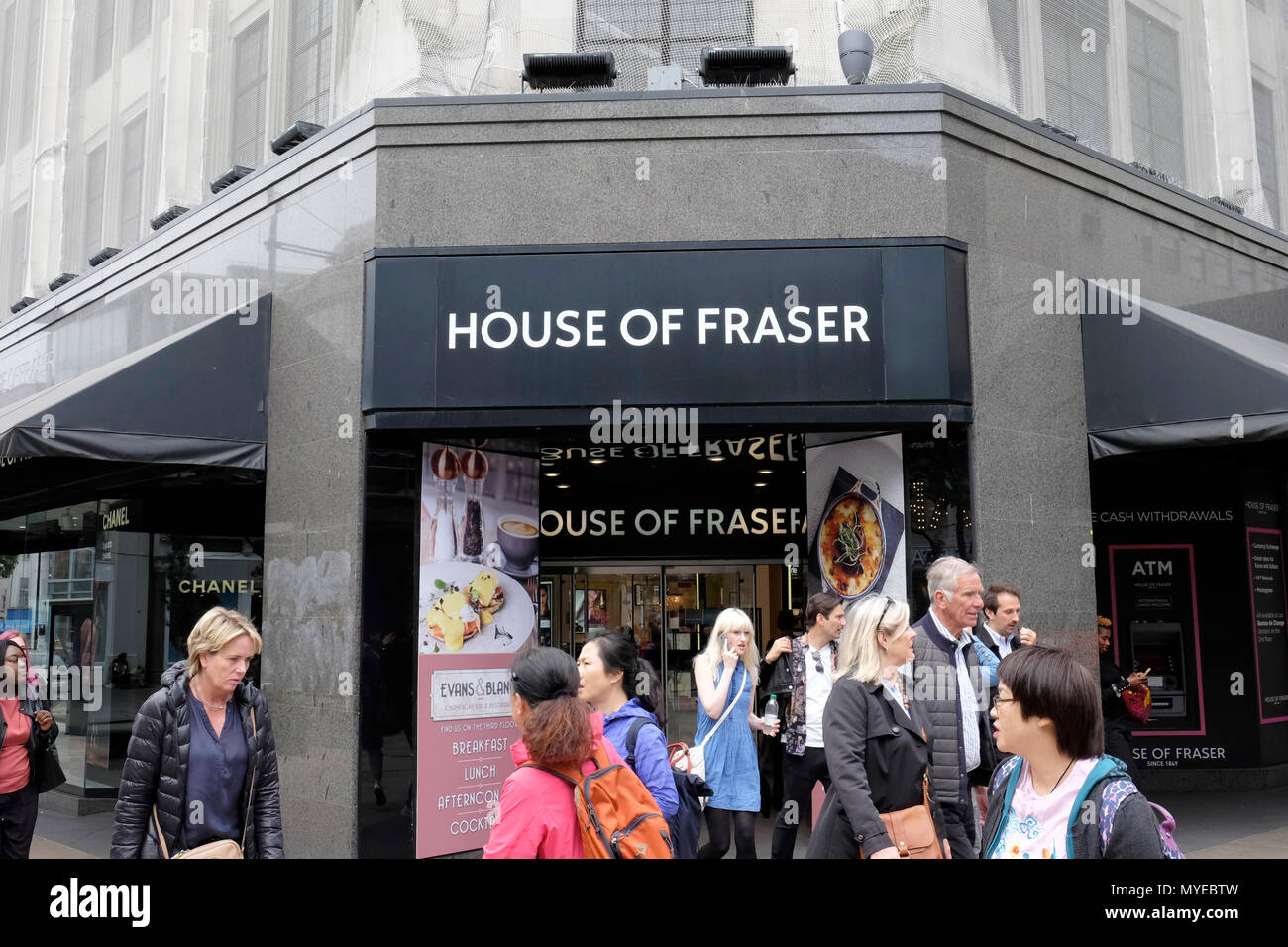 London, UK, 7th June 2018. The British department store chain will close more than half of its stores, including the famous one on Oxford street, London. Credit: Yanice Idir / Alamy Live News Stock Photo