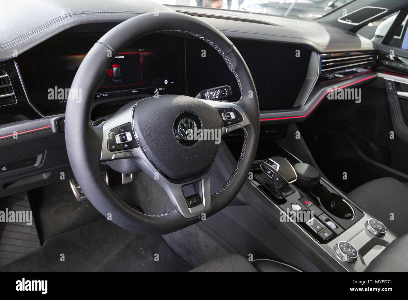 Steering Wheel Volkswagen Car High Resolution Stock Photography And Images Alamy