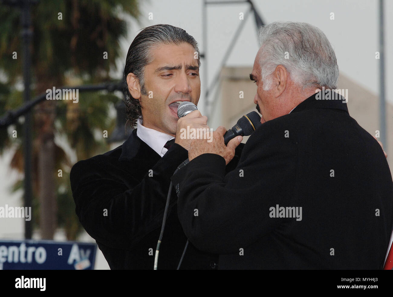 Alejandro fernandez hi-res stock photography and images - Alamy