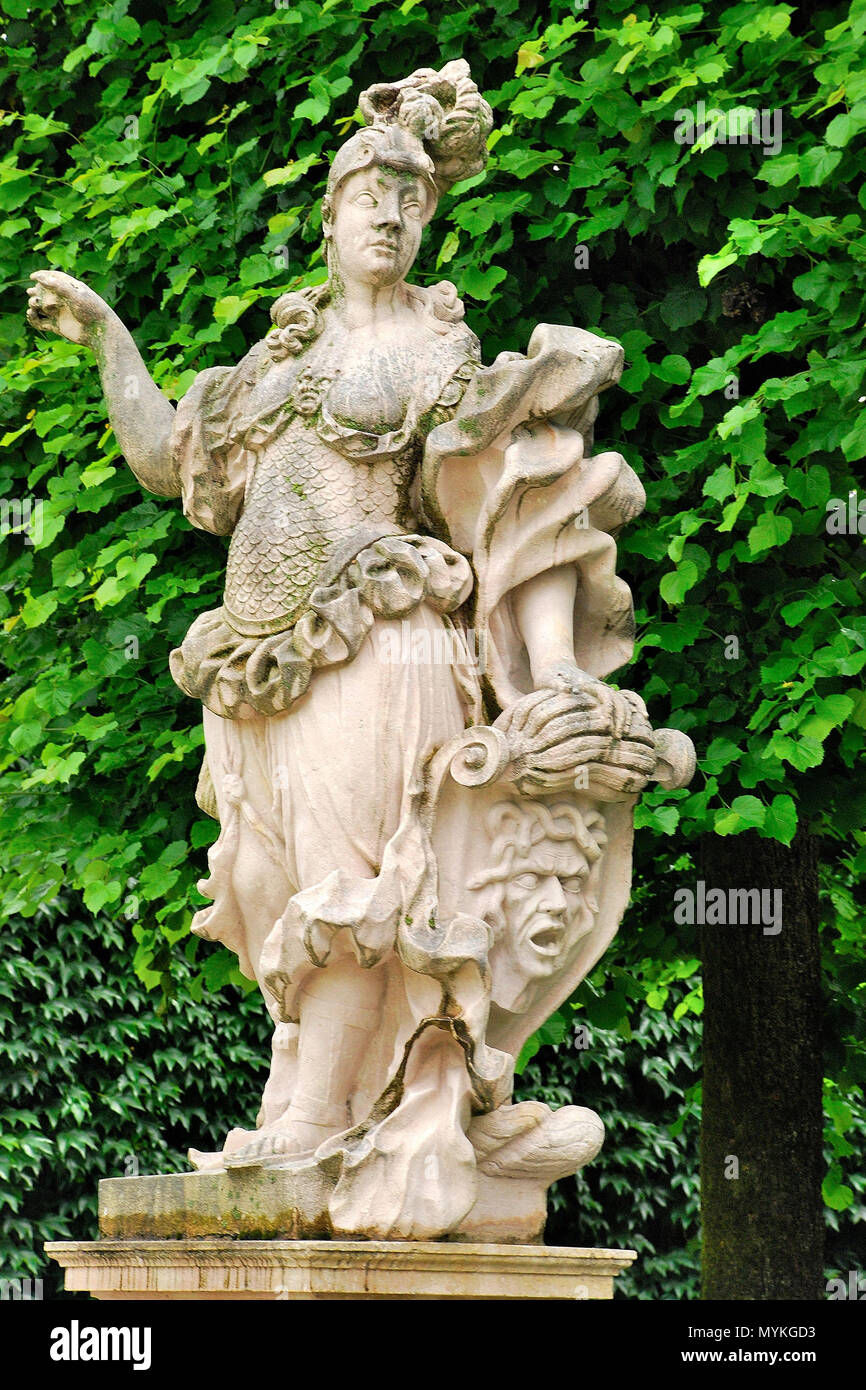 Statues architecture hires stock photography and images Alamy