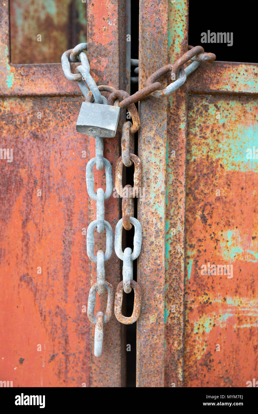 Padlock chain hi-res stock photography and images - Alamy