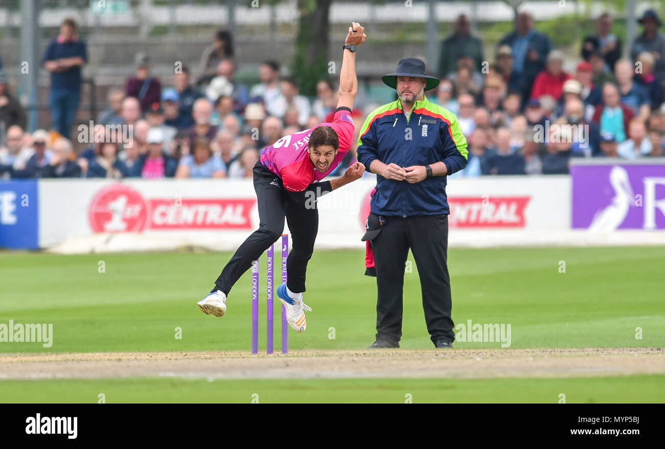 David Wiese bowling for Sussex during the 50 over cricket tour match between Sussex and Australia at The 1st Central County Ground in Hove. 07 June 2018 Stock Photo