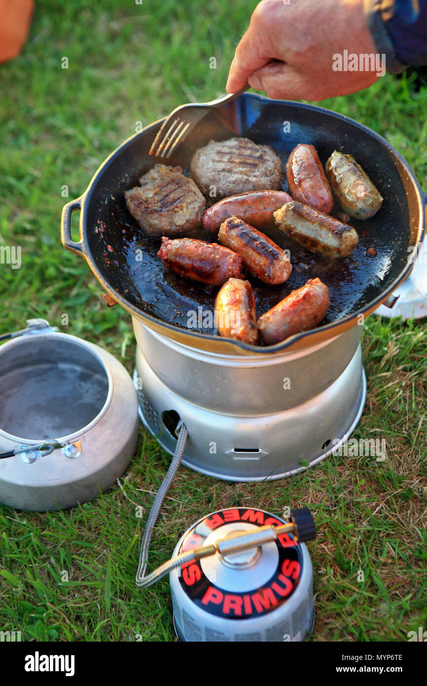 Cooking camping stove hires stock photography and images Alamy