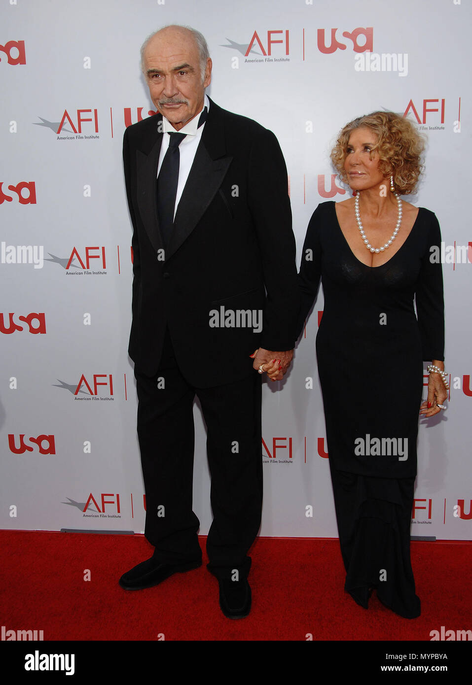 Sean Connery And Wife Micheline Arriving At The Afi Honoring Sean Connery At The Kodak Theatre In Los Angeles June 8 2006 02 Connerysean Micheline030 Event In Hollywood Life California Red Carpet