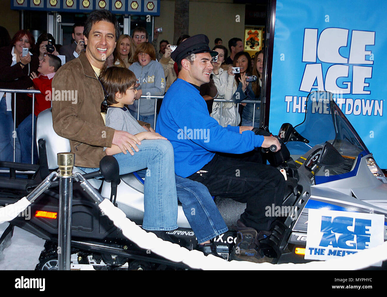 Ray Romano and kids  arriving at The  Ice Age: The Meltdown' World Premiere at the Grauman's Chinese Theatre in Los Angeles. March 19, 2006.07 RomanoRay055  Event in Hollywood Life - California, Red Carpet Event, USA, Film Industry, Celebrities, Photography, Bestof, Arts Culture and Entertainment, Celebrities fashion, Best of, Hollywood Life, Event in Hollywood Life - California, Red Carpet and backstage, Music celebrities, Topix, Couple, family ( husband and wife ) and kids- Children, brothers and sisters inquiry tsuni@Gamma-USA.com, Credit Tsuni / USA, 2006 to 2009 Stock Photo