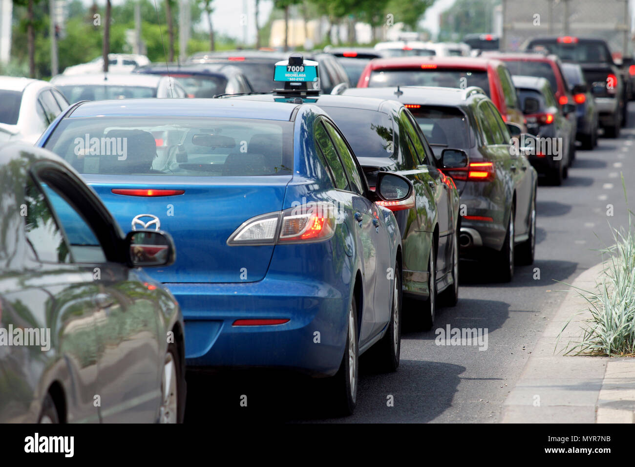 Montreal,Canada,31 May,2018.Traffic grid-lock on a busy street.Credit:Mario Beauregard/Alamy Live News Stock Photo