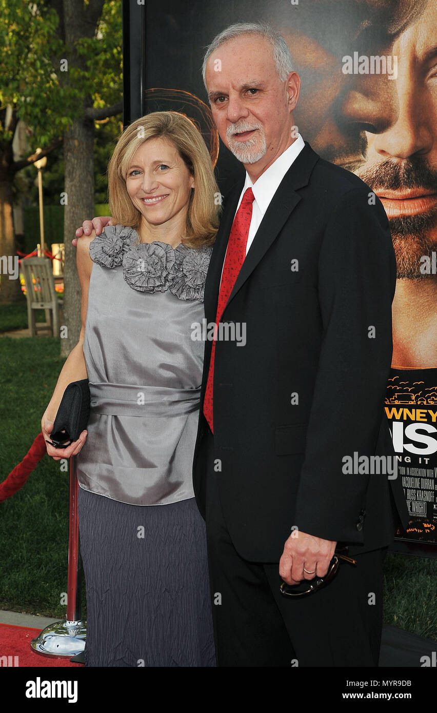 Steve Lopez and wife - The Soloist Premiere at the Paramount