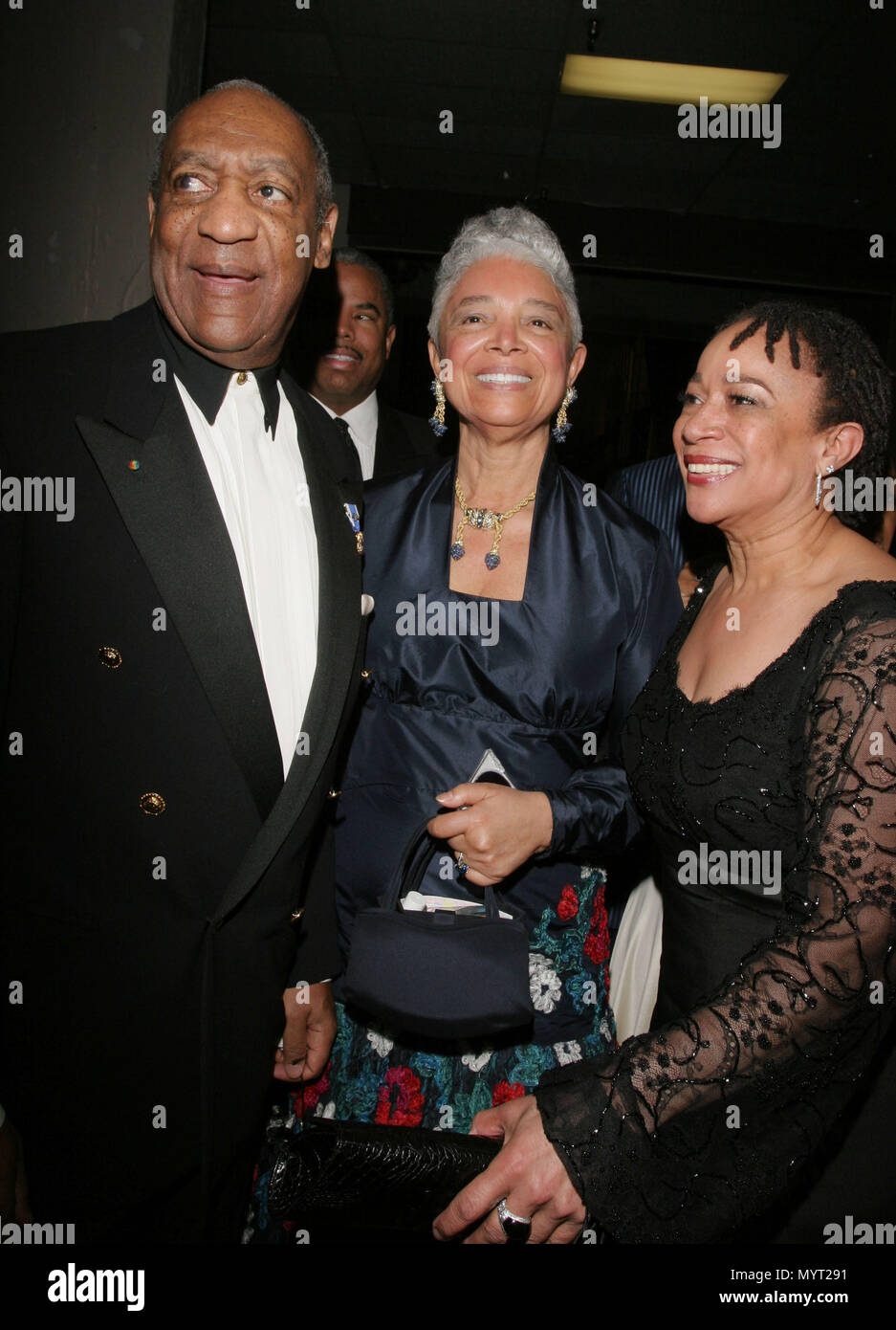 Bill Cosby With Wife Backstage At The 38th Naacp Awards 2007 At The Shrine Auditorium In Los Angeles 3 4cosbybill Wife158 Event In Hollywood Life California Red Carpet Event Usa Film Industry