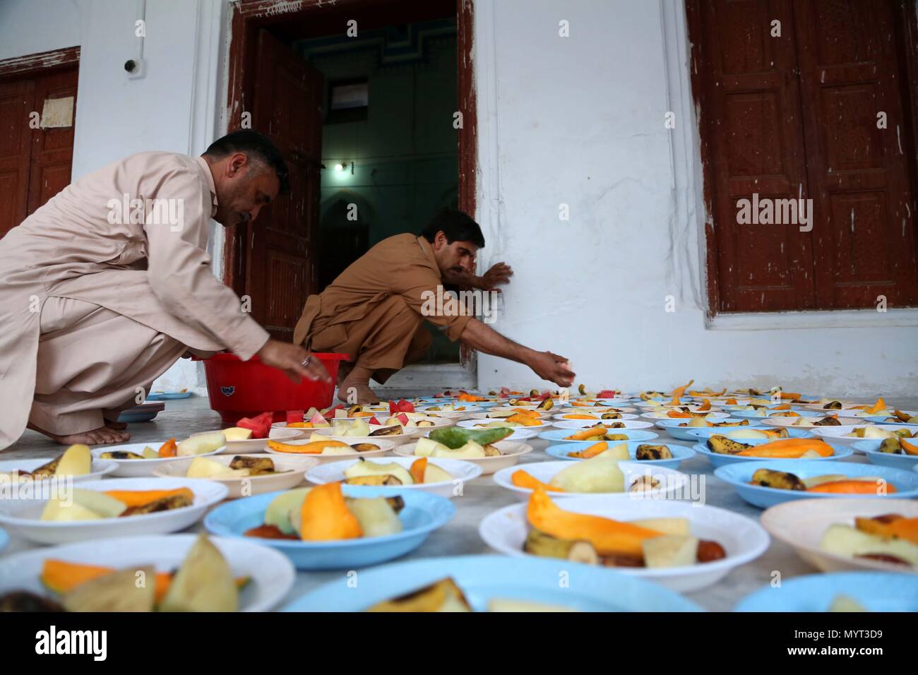 Muslims prepare for ramadan hi-res stock photography and images - Alamy