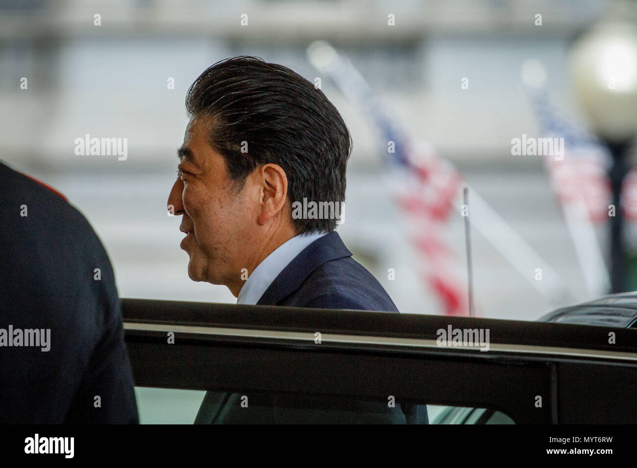 Washington DC, USA. 7th June, 2018. Japanese Prime Minister Shinzo Abe arrives for a meeting with President Donald Trump at the White House. Credit: Michael Candelori/Alamy Live News Stock Photo