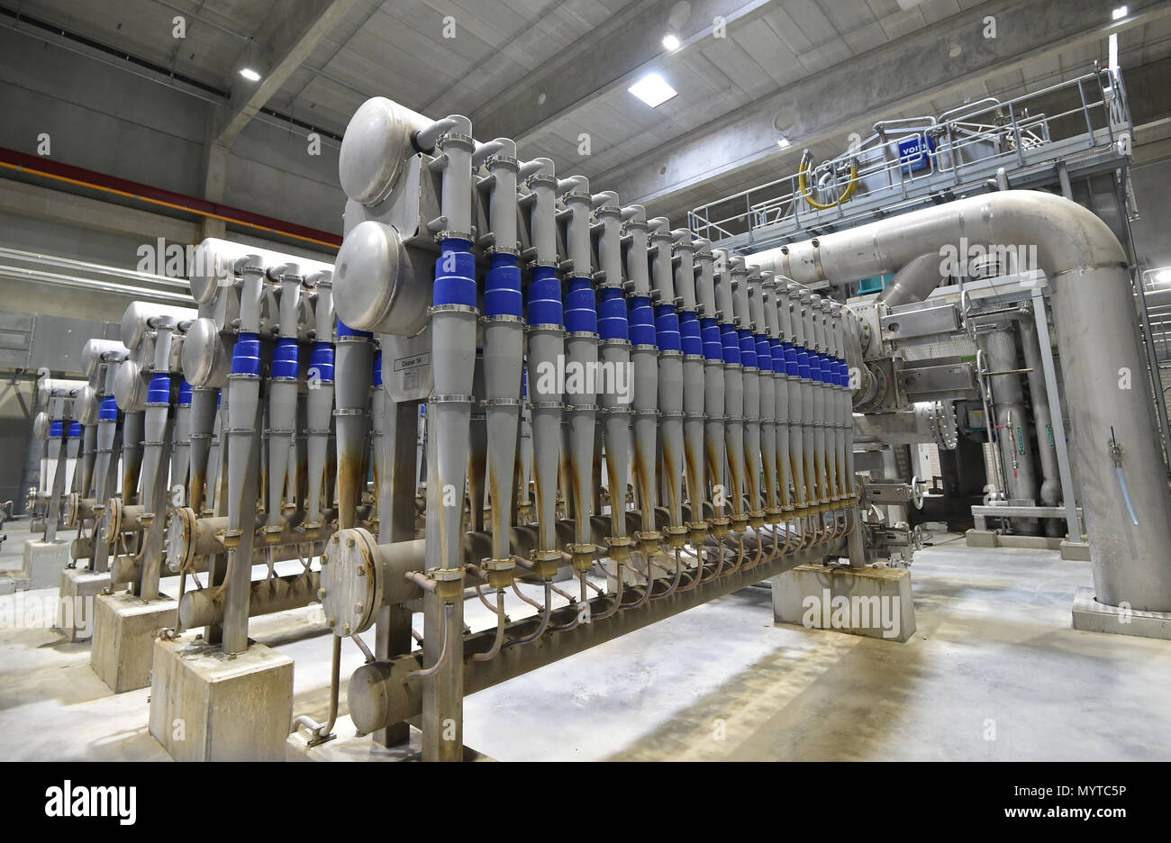 06 June 2018, Germany, Schwedt The waste paper processing plant of the