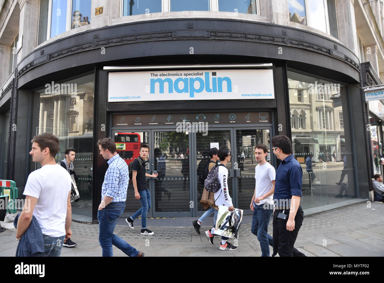 Strand, London, UK. 8th June 2018. Maplin branch on the  Strand now closed down after the company went into administration. Credit: Matthew Chattle/Alamy Live News Stock Photo