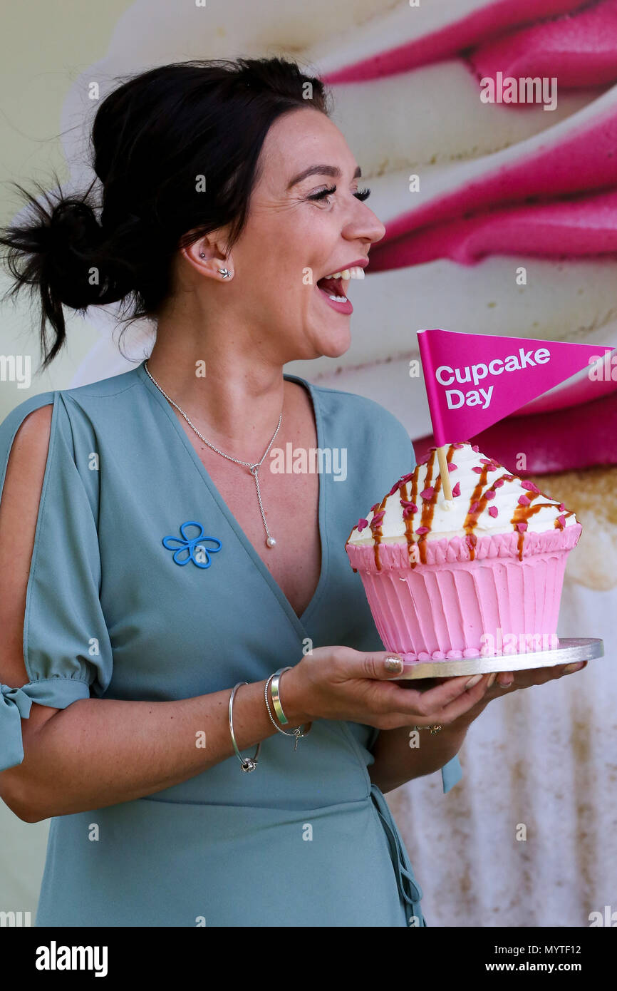 Southbank. London, UK. 8 June 2018 - Candice Brown the 2016 Great British Bake Off winner attends Alzheimer’s Society’s Cupcake Day pop up in London’s Southbank in the lead up to Cupcake Day on 14 June 2018. Credit: Dinendra Haria/Alamy Live News Stock Photo