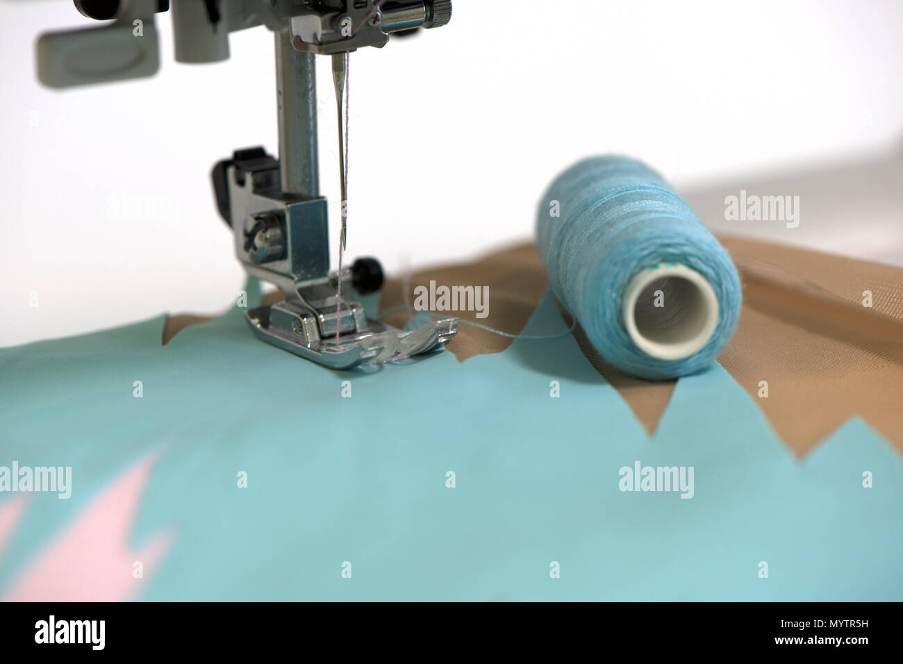 How does a sewing machine work hires stock photography and images Alamy