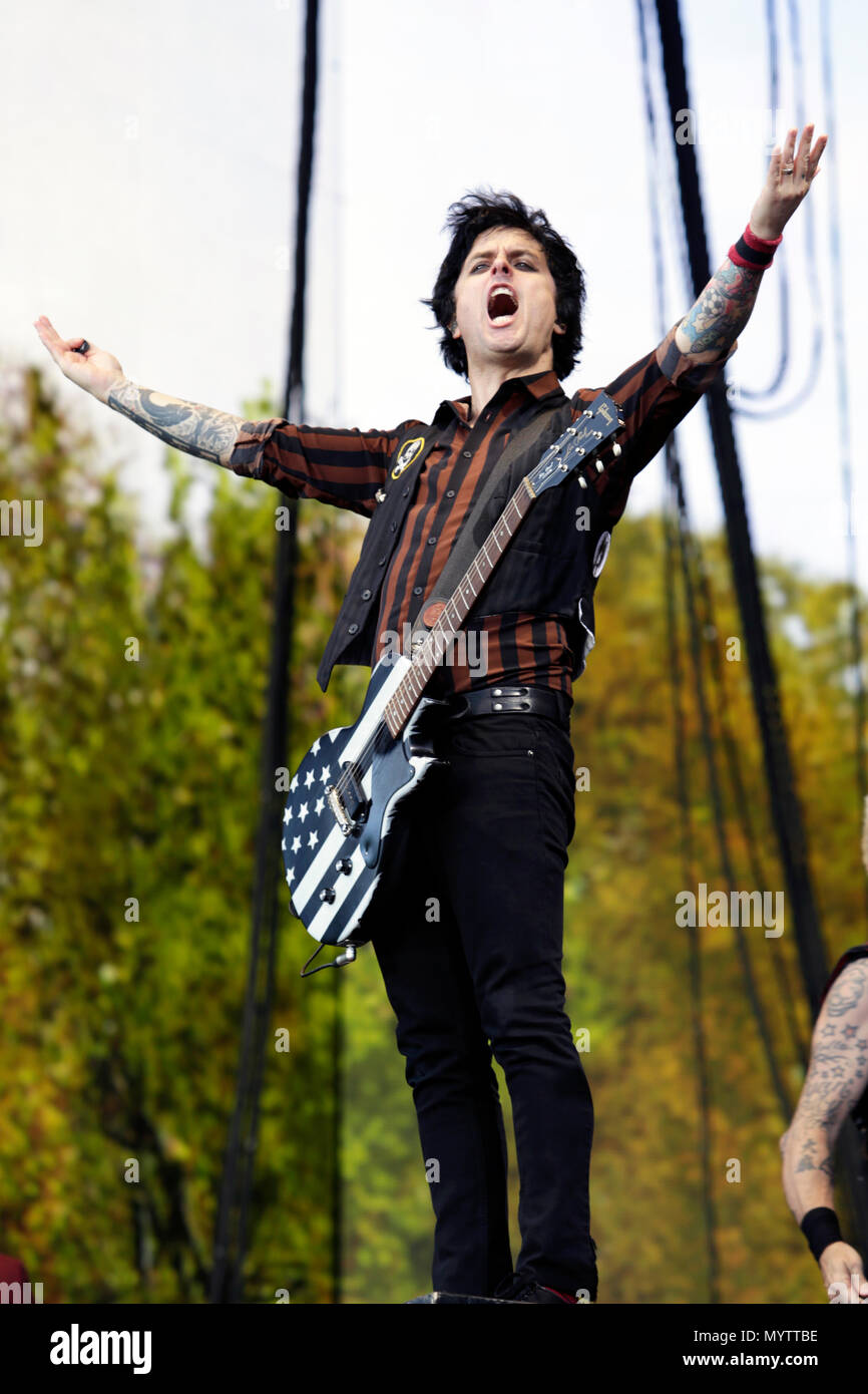 Billie Joe Armstrong Of Green Day Performs On Stage At The Barclaycard Presents British Summer Time Festival In Hyde Park On July 1 17 In London Stock Photo Alamy