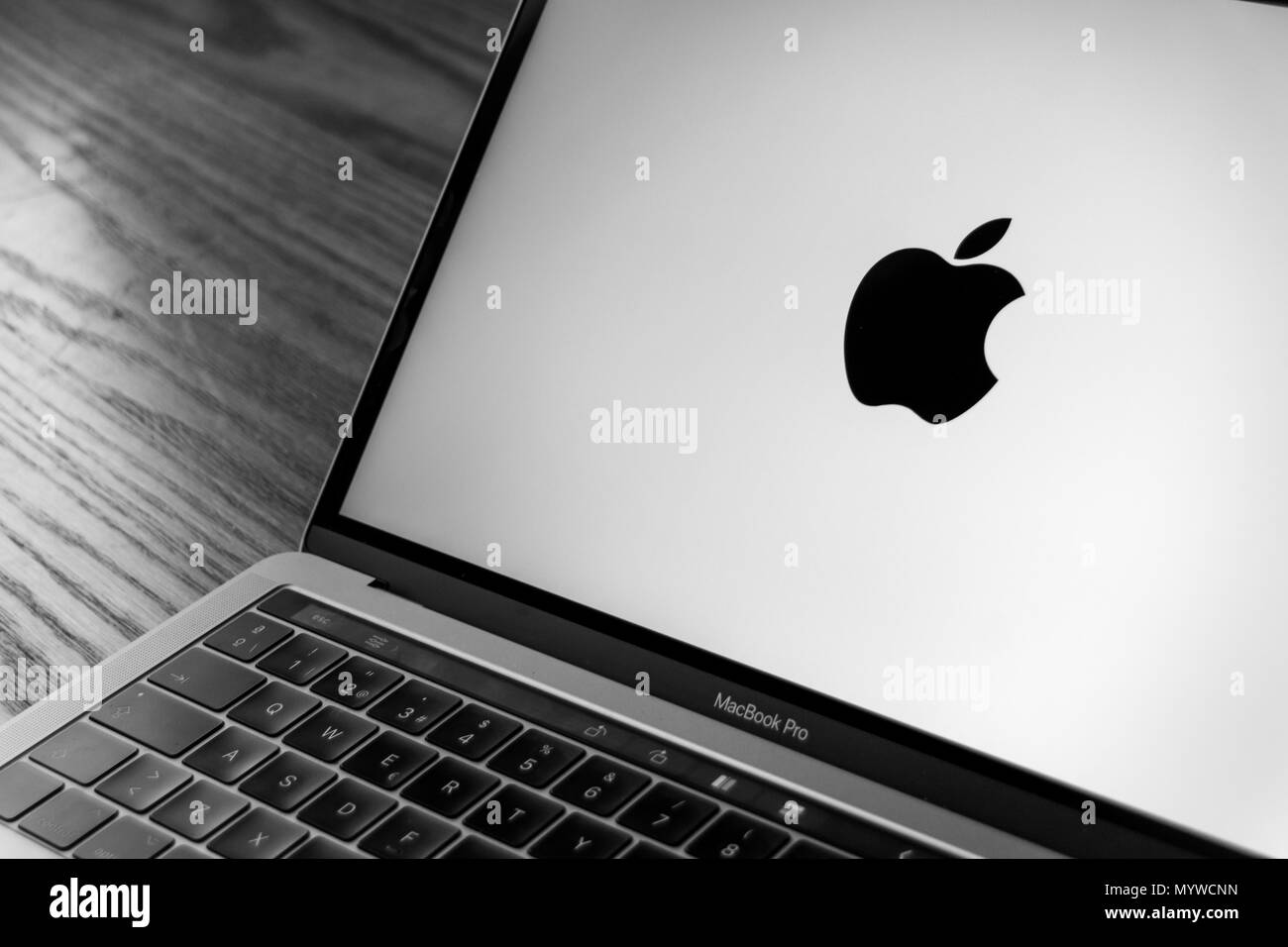 Dallas, Texas/ United States - 06/7/2018: (Photograph of the Apple logo on computer screen) Stock Photo