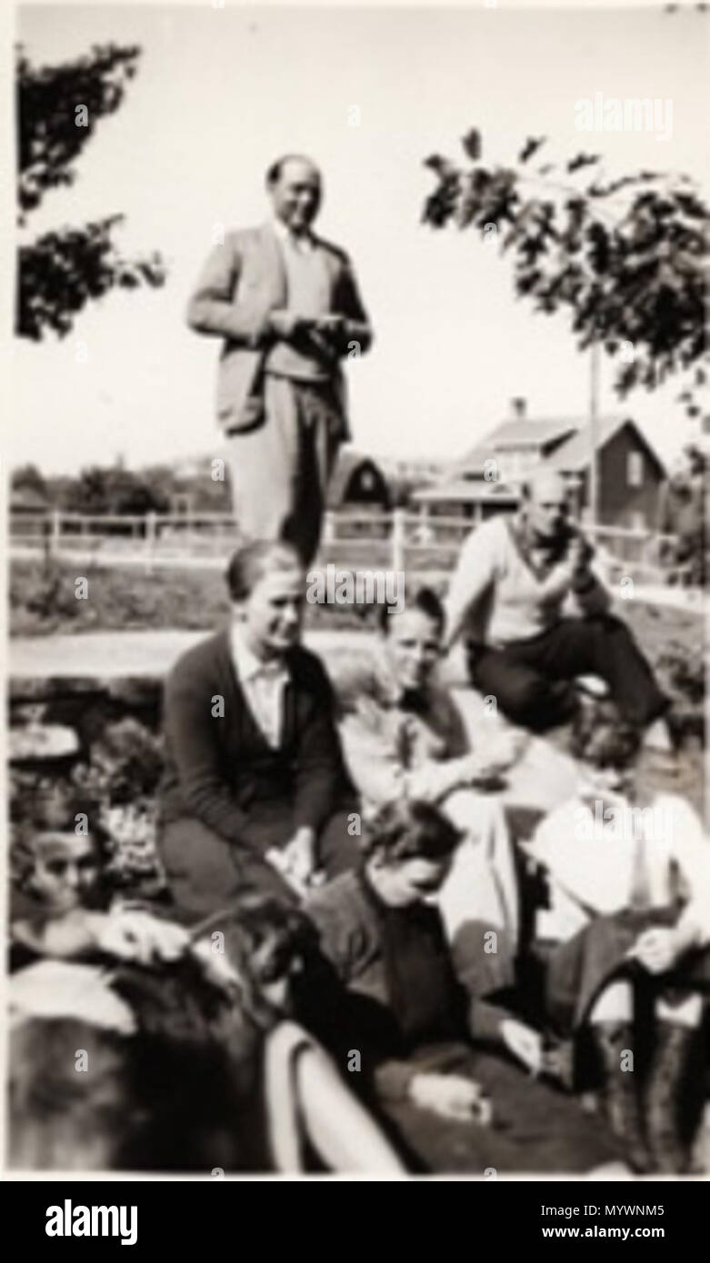 Ann Dowd picture Peter Sallis (1921?017) pics