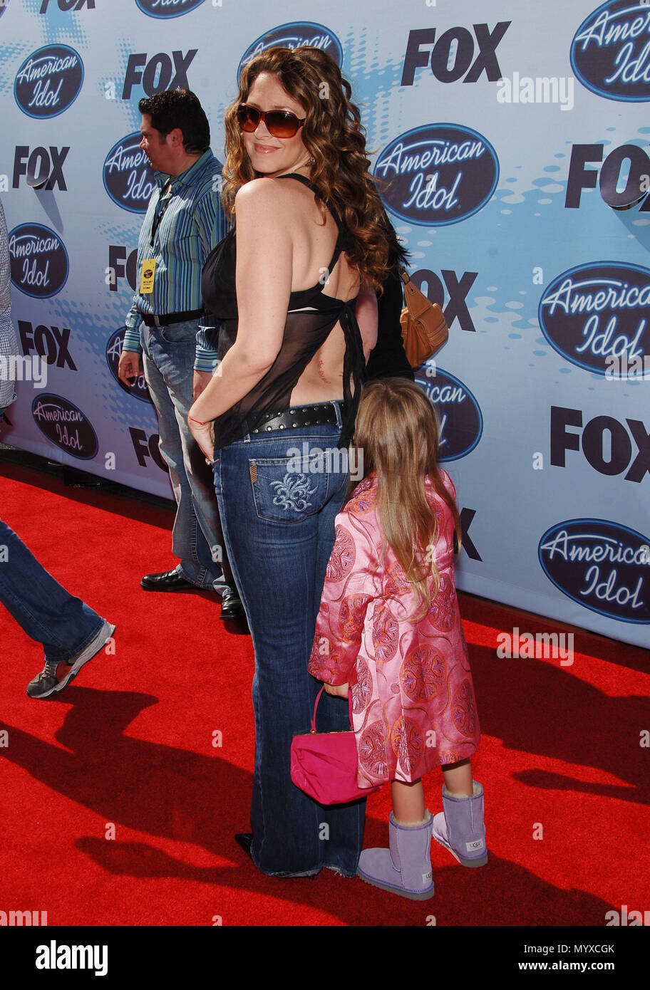 Joely Fisher and daughter arriving at the Kodak Theatre In Los Angeles. May 24, 2006.FisherJoely daughter  Event in Hollywood Life - California, Red Carpet Event, USA, Film Industry, Celebrities, Photography, Bestof, Arts Culture and Entertainment, Celebrities fashion, Best of, Hollywood Life, Event in Hollywood Life - California, Red Carpet and backstage, Music celebrities, Topix, Couple, family ( husband and wife ) and kids- Children, brothers and sisters inquiry tsuni@Gamma-USA.com, Credit Tsuni / USA, 2006 to 2009 Stock Photo