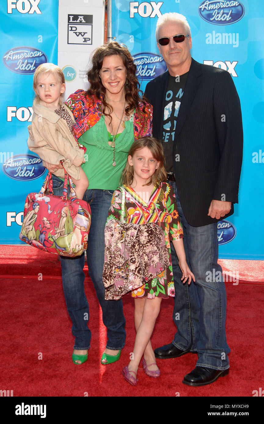 Joely Fisher with husband and kids  -  American Idol  Finale 2008 at the Nokia Theatre In Los Angeles.  Celebrity, Entertainment, Musician, full length eye contact smile FisherJoely husband kids 30  Event in Hollywood Life - California, Red Carpet Event, USA, Film Industry, Celebrities, Photography, Bestof, Arts Culture and Entertainment, Celebrities fashion, Best of, Hollywood Life, Event in Hollywood Life - California, Red Carpet and backstage, Music celebrities, Topix, Couple, family ( husband and wife ) and kids- Children, brothers and sisters inquiry tsuni@Gamma-USA.com, Credit Tsuni / US Stock Photo
