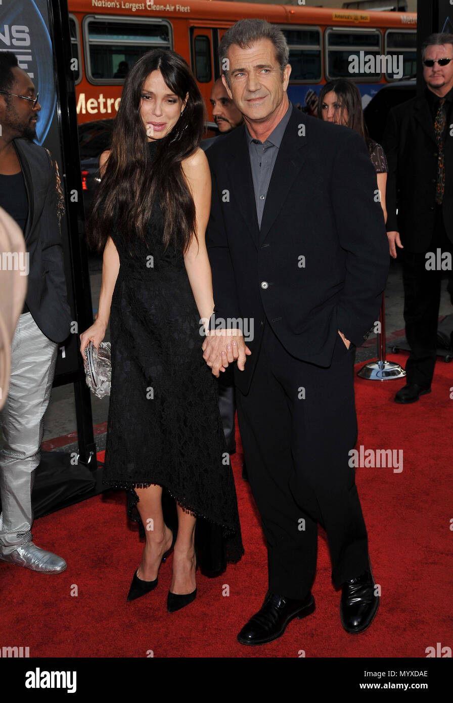 Mel Gibson And Oksana Grigorieva X Men Wolverine Industry Screening At The Chinese Theatre In Los Angeles Gibsonmel Grigorievaoksana 23 Event In Hollywood Life California Red Carpet Event Usa Film Industry Celebrities Mel Gibson And Oksana Grigorieva X Men Wolverine Industry Screening At The Chinese Theatre In Los Angeles Gibsonmel Grigorievaoksana 23 Event In Hollywood Life California Red Carpet Event Usa Film Industry Celebrities