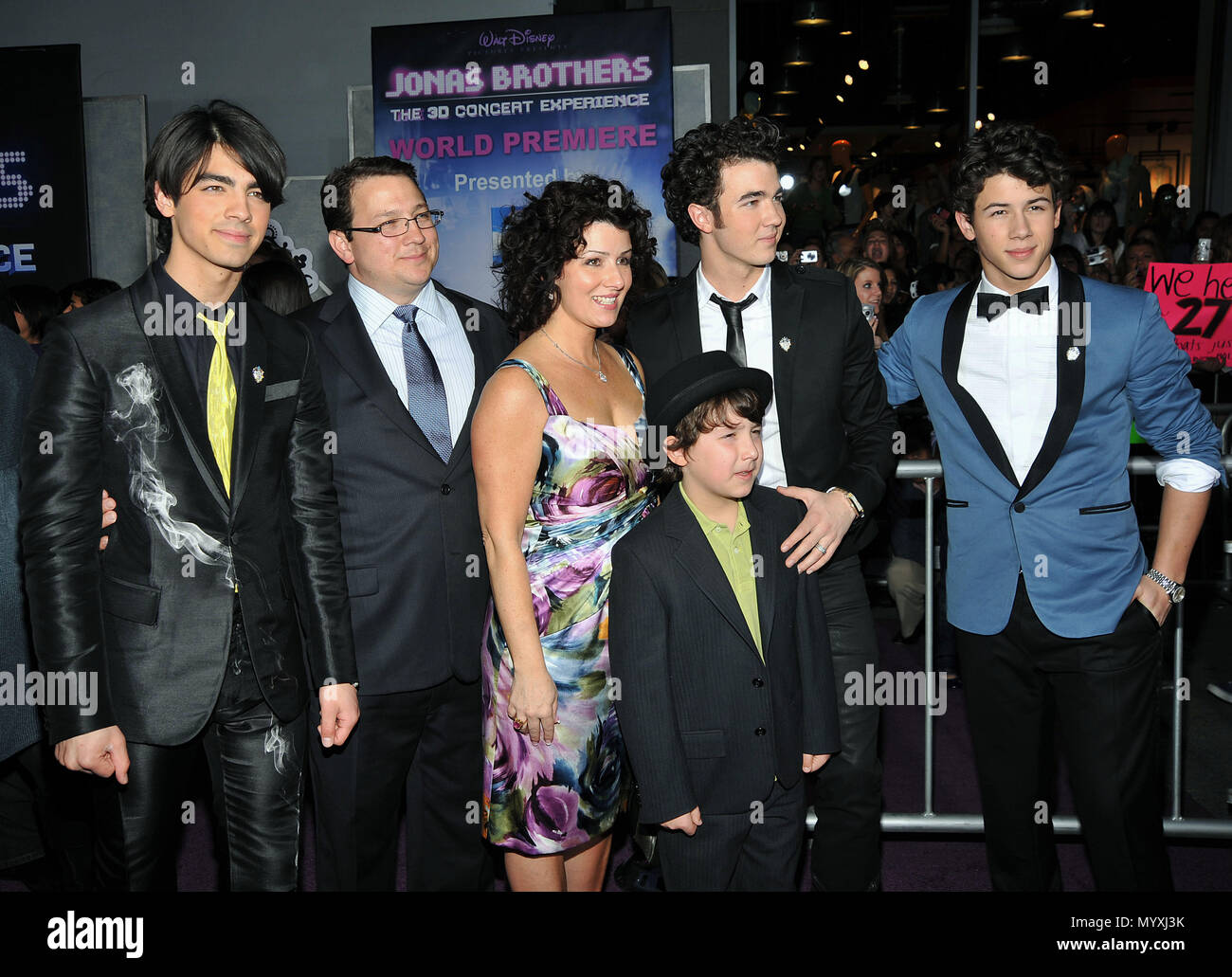 Joe Paul Denise Frankie Kevin Nick Jonas Jonas Brothers The 3D