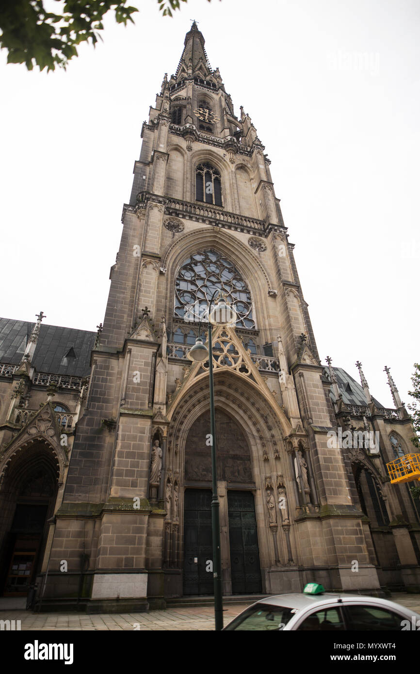 Cathedral linz hi-res stock photography and images - Alamy