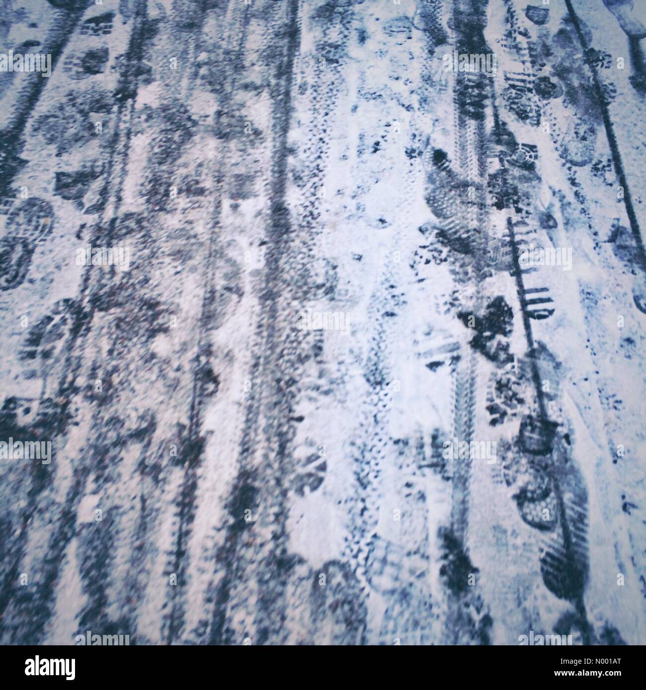 Watford, Herts, UK. 3rd February, 2015. UK weather. Snowfall in Watford. Credit Philjhill