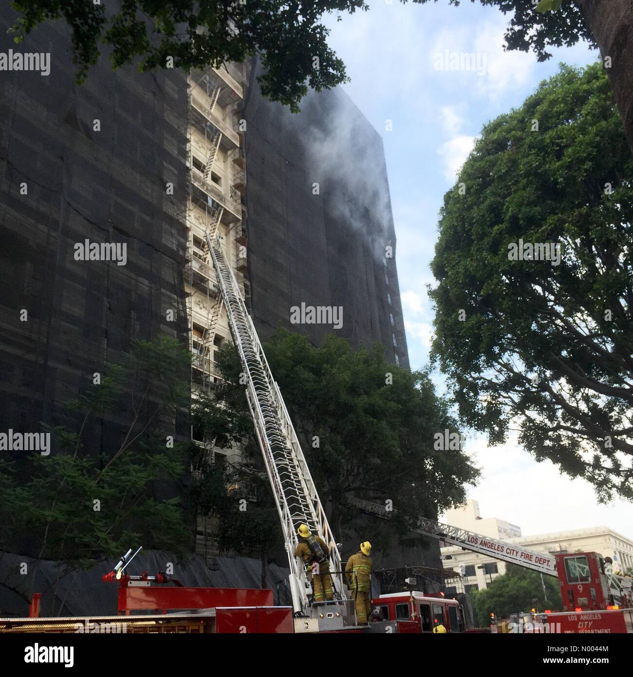 Los Angeles Usa 26th Aug 2015 Downtown Los Angeles Fire Right Now Stock Photo Alamy