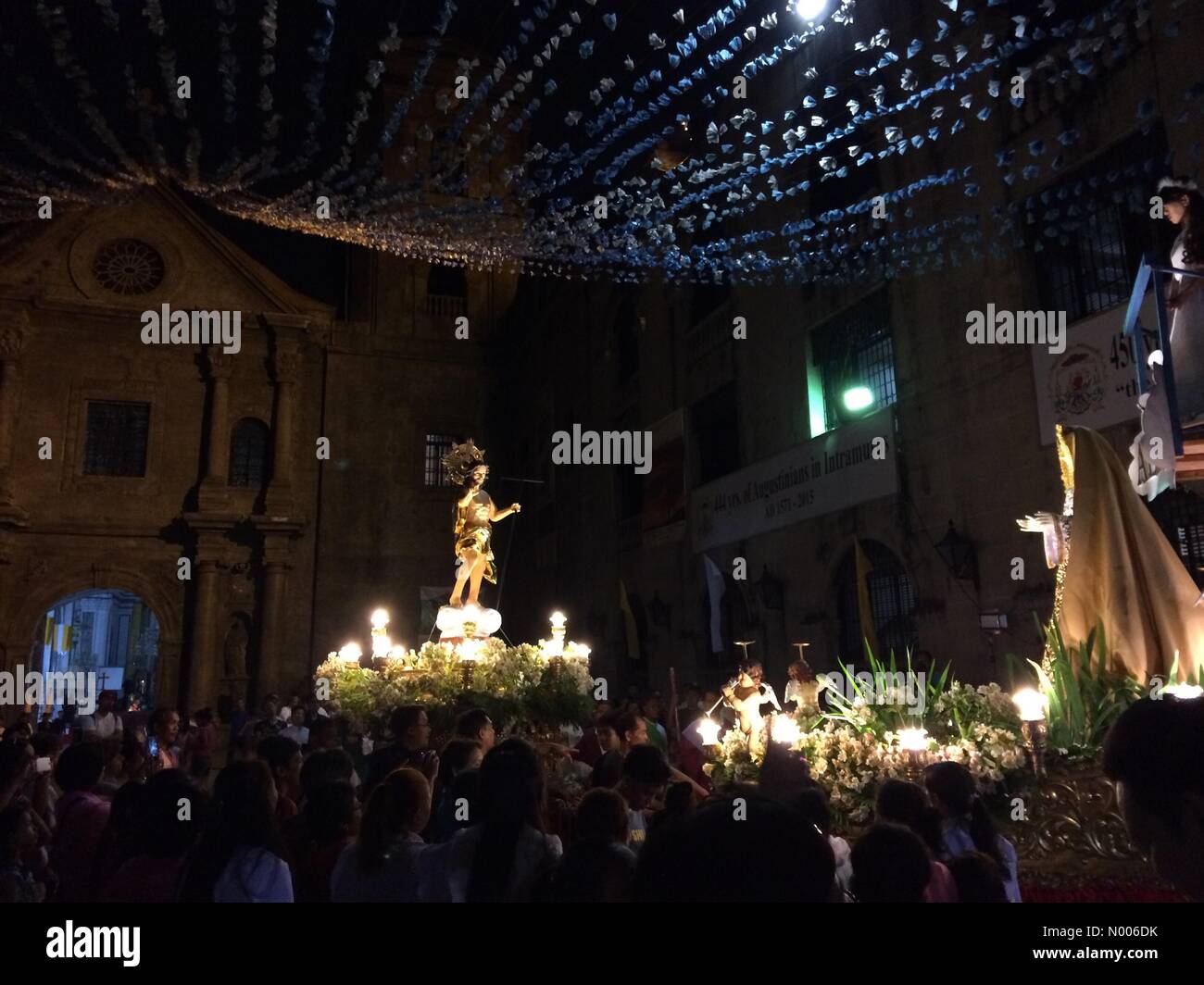 Real St, Intramuros, Manila, Metro Manila, Philippines. 27th Mar, 2016. 'Salubong' which means 'meeting'  is a Filipino way of celebrating Easter Sunday. This is a pre-dawn ritual that reenacts the Risen Christ's meeting with His mother, Mary. Credit:  Sherbien Dacalanio/StockimoNews/Alamy Live News Stock Photo