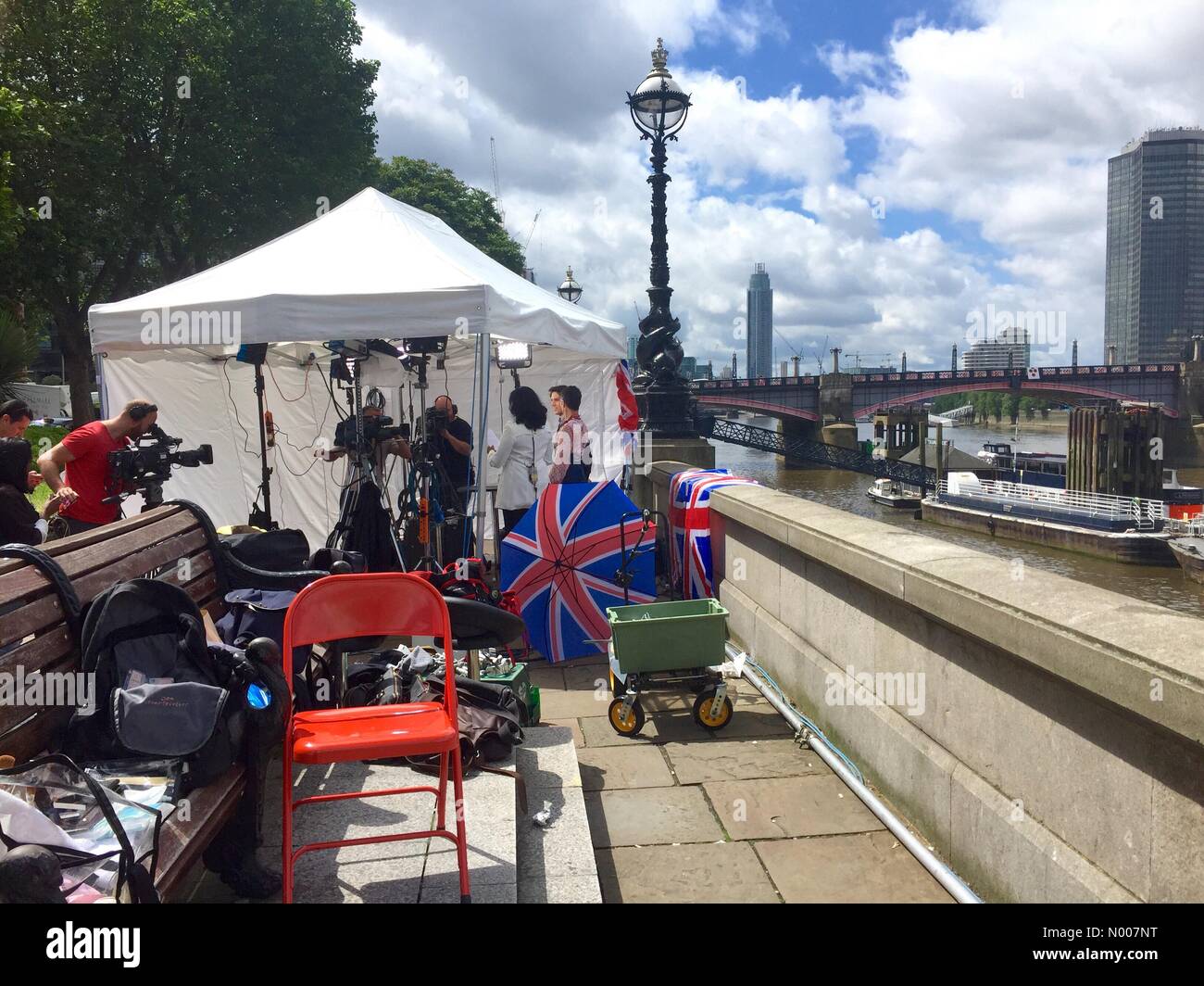 Lambeth Palace Rd, London, UK. 24th June, 2016. International television teams cover the Brexit decision in London UK Credit:  Walter Pietsch/StockimoNews/Alamy Live News Stock Photo