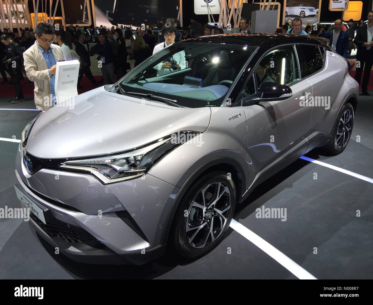 Paris France 29th September 16 Toyota C Hr Hybrid Electric Stock Photo Alamy