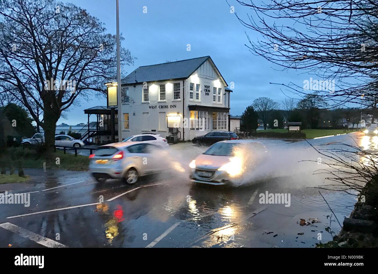 West Cross, Swansea, UK. 21st Nov, 2016. Flooded main road in front of