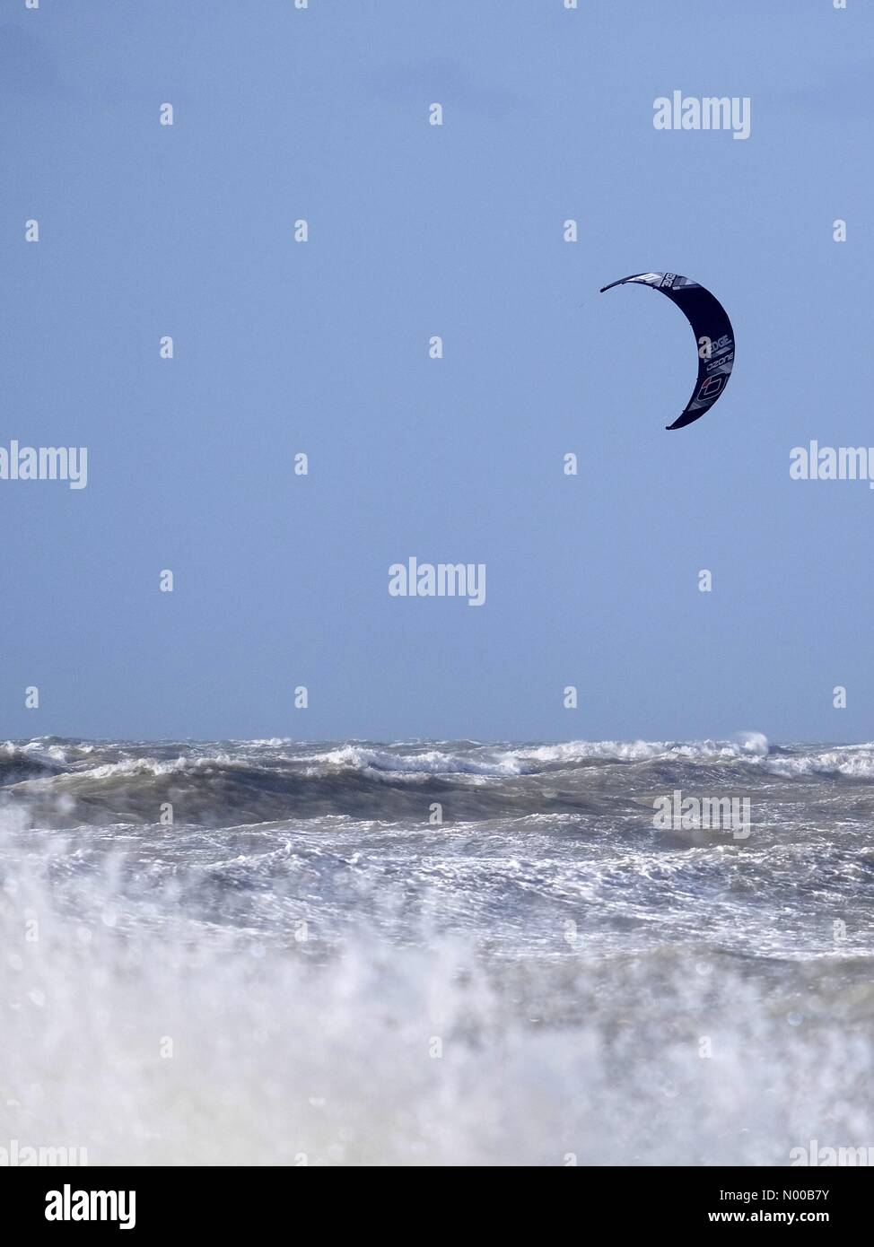 Goring by Sea, West Sussex, UK. 23rd Feb, 2017. UK Weather. Having fun with Doris, kite surfers