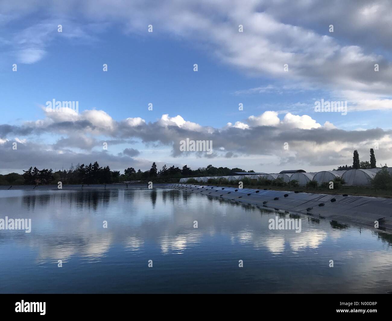 Godalming, UK. 01st May, 2017. UK Weather Sunrise over Godalming
