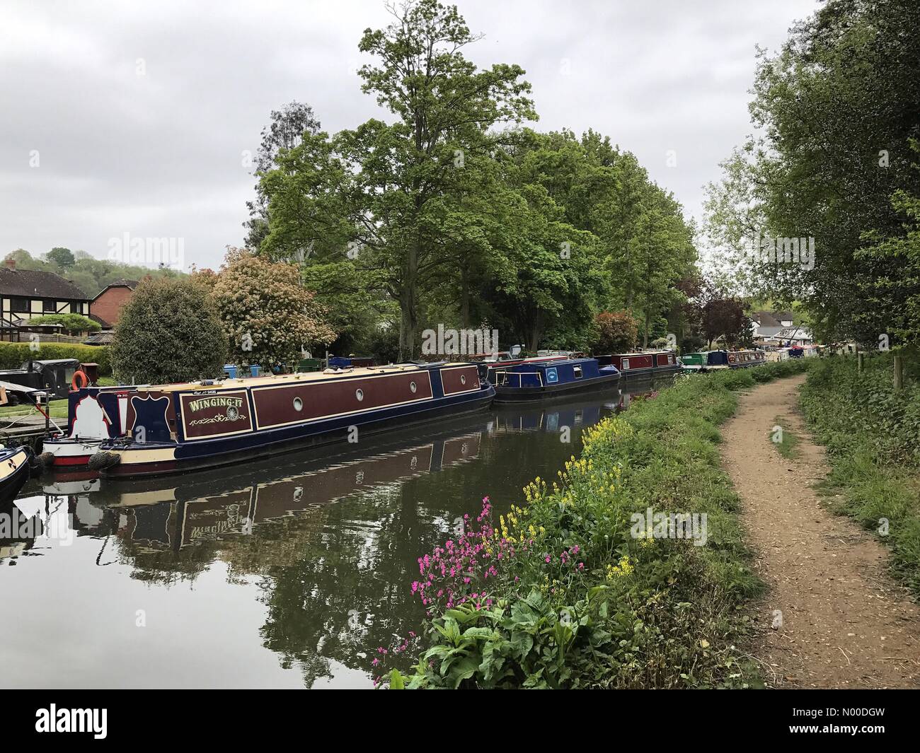 Streeters Cl, Godalming, UK. 08th May, 2017. UK Weather Cloudy in