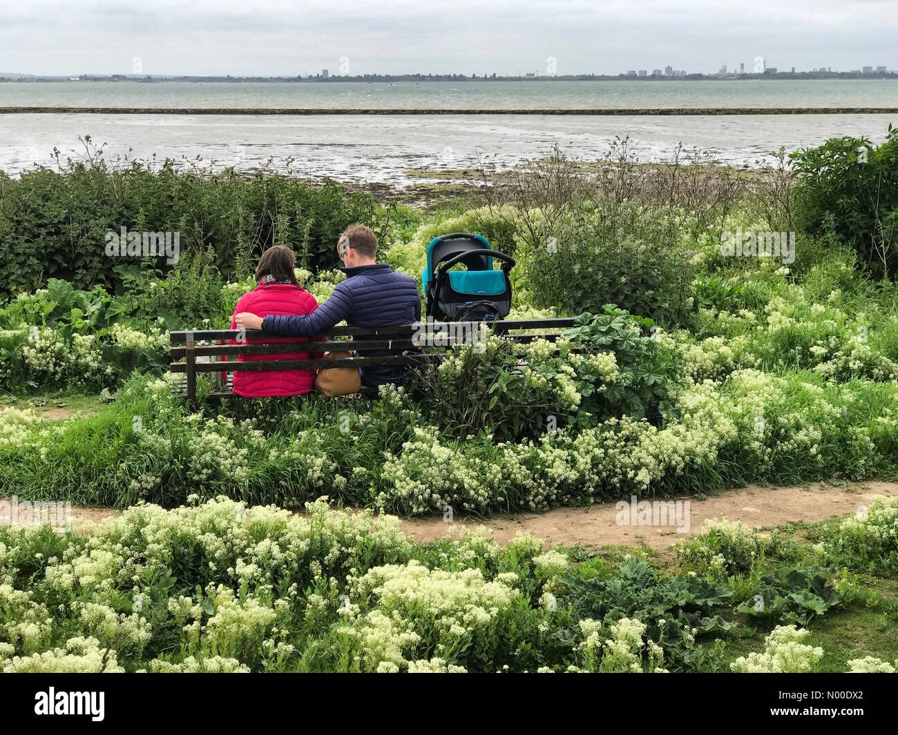 Hayling Island, UK. 16th May, 2017. UK Weather Cloudy at Hayling. Victoria Rd, Hayling Island
