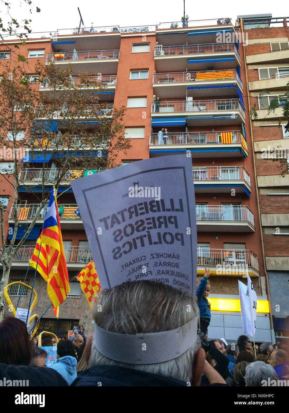 7, Barcelona, Spain. 11th Nov, 2017. Protest against the imprisonment of Catalan government members, on November 11. Credit: Queralt Sunyer/StockimoNews/Alamy Live News Stock Photo