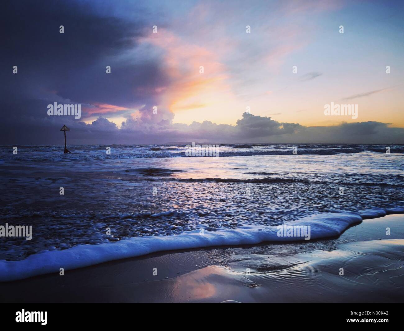 West Wittering Chichester UK 25th Jan 2018 UK Weather Sunset At west-wittering-chichester-uk-25th-jan-2018-uk-weather-sunset-at
