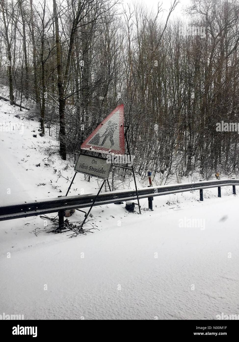 M40 2nd Mar 2018 UK Weather M40 Southbound Traffic Due To Heavy m40-2nd-mar-2018-uk-weather-m40-southbound-traffic-due-to-heavy
