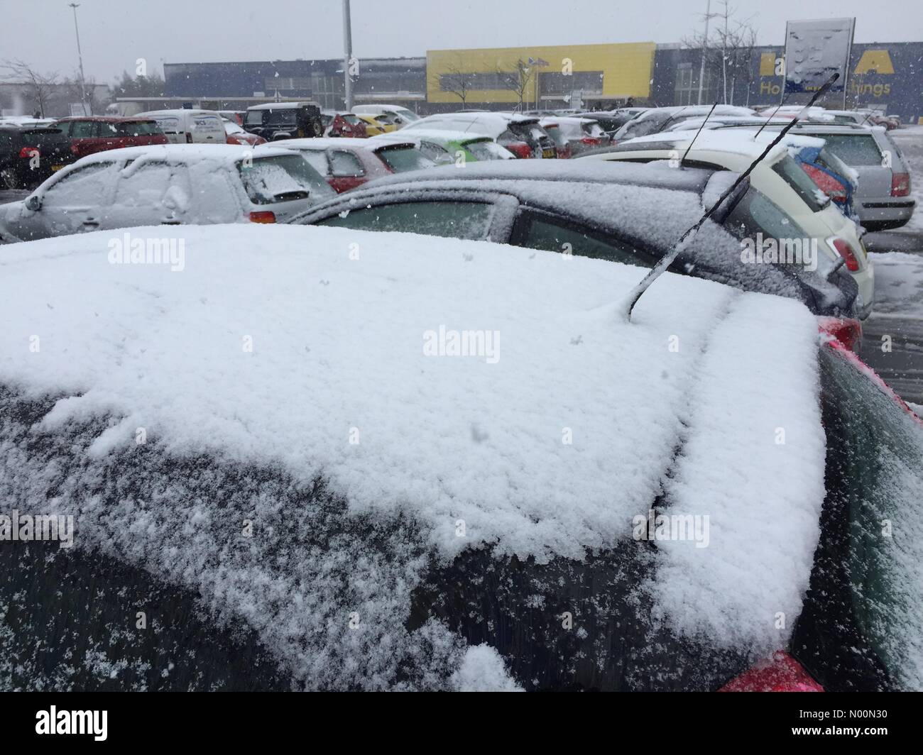 Straiton, Edinburgh, UK. 4 April 2018. UK weather. Heavy snow falls on