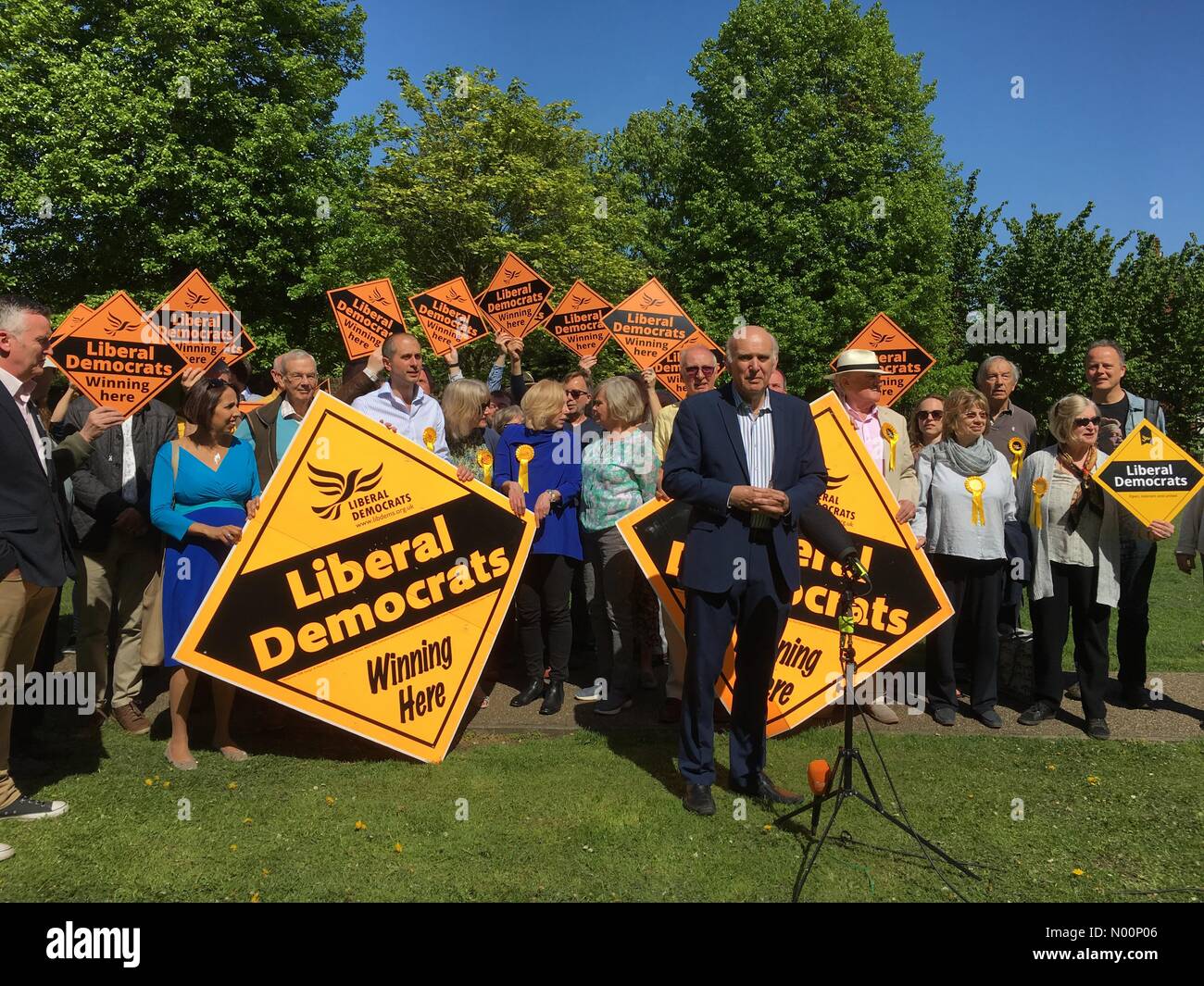 Richmond Upon Thames, UK. 4th May 2018. UK Election Results Richmond Upon Thames 4th May 2018 Vince Cable, Party leader of the Liberal Democrats, speaks to a crowd of Liberal Democrats on Richmond Green a day after the Elections. Credit: Lisa Werner/StockimoNews/Alamy Live News Stock Photo