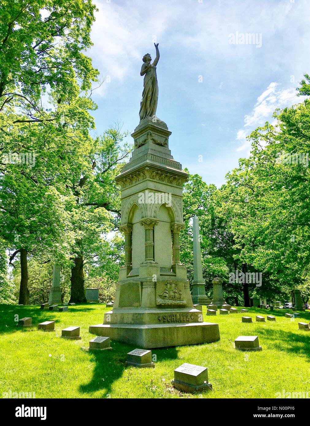 Memorial Day Commemoration at Forest Home, 28th May 2018, Milwaukee, WI, USA, costumed reinactors portray famous cemetery residents while people visit the monuments, DianaJ/StockimoNews/Alamy Stock Photo