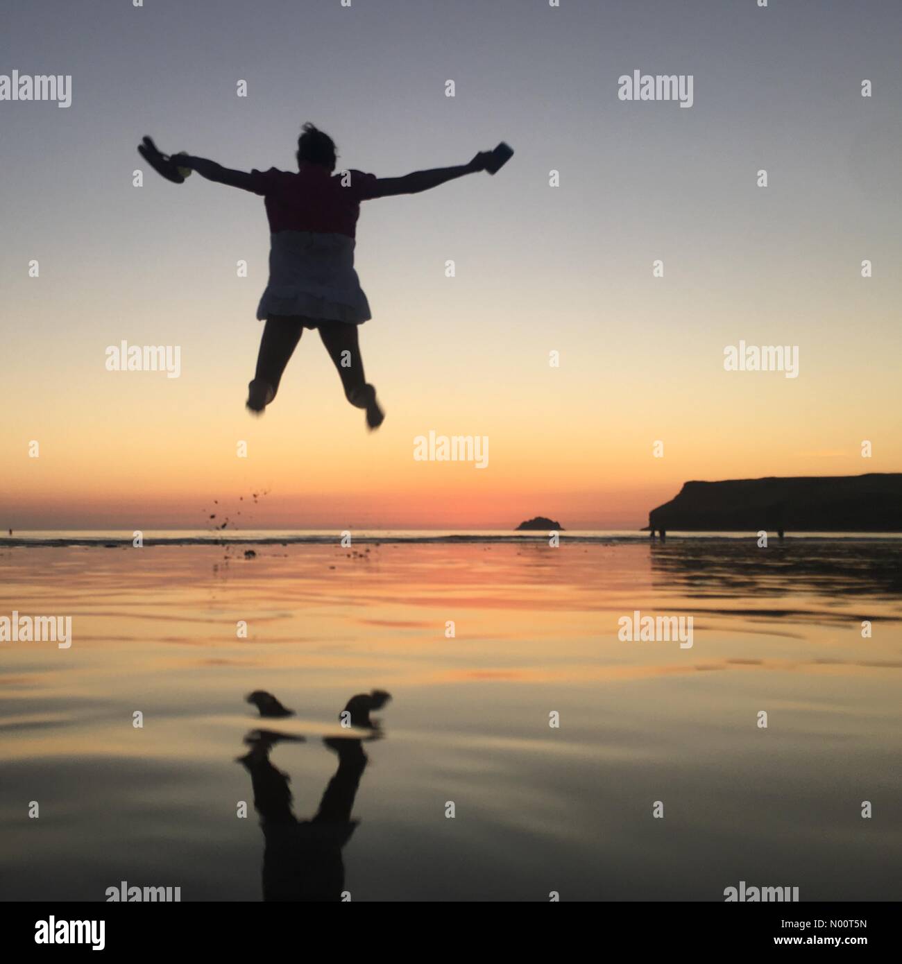 Wadebridge, UK. 07th July, 2018. UK Weather: Amazing sunset at Polzeath, Cornwall Credit: nidpor/StockimoNews/Alamy Live News Stock Photo