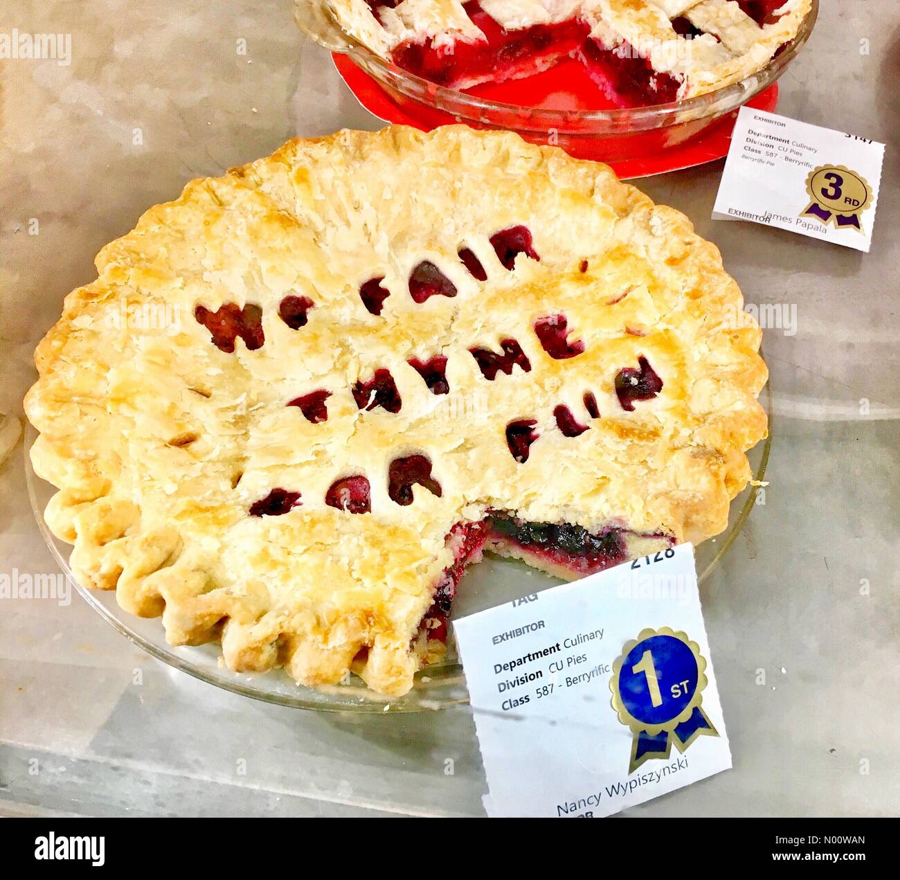 Baking contest ribbon hires stock photography and images Alamy